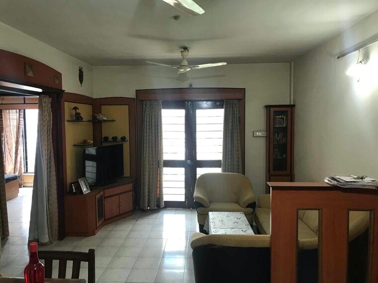 Living Room, madhavbaug-society 2 Bedroom 840 Sq.Ft. Apartment In Bhusari Colony Pune 9365964