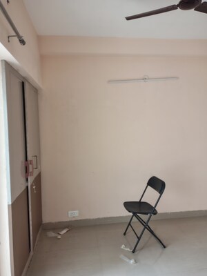 Furnished Amenities in 1 BHK Apartment at Amrapali Dream Valley, Tech Zone 4 Greater Noida – for Rent