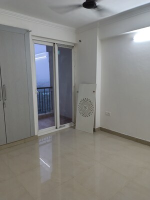 Furnished Amenities in 3 BHK Apartment at Amrapali Riverview, Amrapali Leisure Valley – for Rent