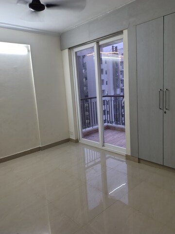 Furnished Amenities in 3 BHK Apartment at Amrapali Riverview, Amrapali Leisure Valley – for Rent