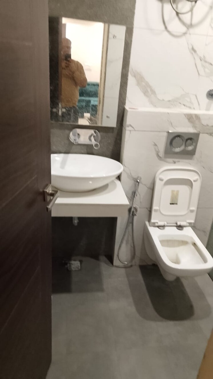 Bathroom, aura-homes 1 RK 450 Sq.Ft. Builder Floor In Patiala Road Zirakpur 9366263