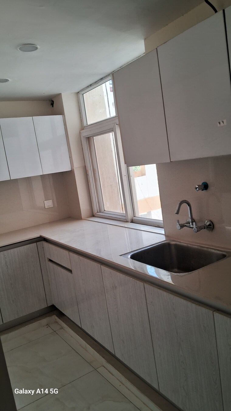 Kitchen, vip road 3 Bedroom 1450 Sq.Ft. Apartment In Vip Road Zirakpur 9366449