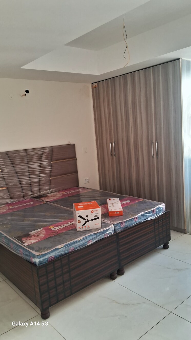 Bedroom, vip road 3 Bedroom 1450 Sq.Ft. Apartment In Vip Road Zirakpur 9366449