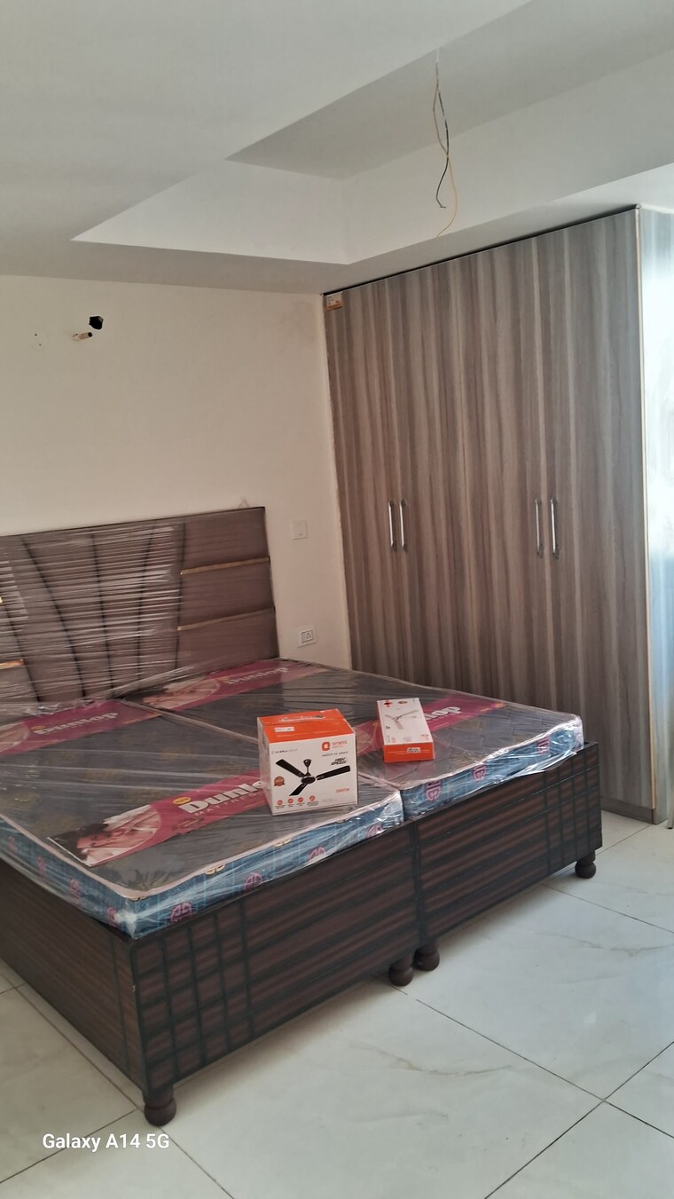 Bedroom, vip road 3 Bedroom 1450 Sq.Ft. Apartment In Vip Road Zirakpur 9366449