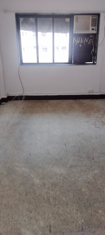 Furnished Amenities in 1 BHK Apartment at New Shantivan, Andheri West – for Rent