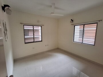 Room in 3 BHK Apartment at DTC Southern Heights, Joka – for Rent