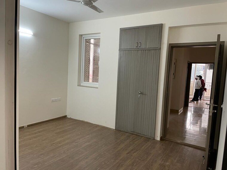 Room, dlf-the-skycourt 3 Bedroom 1900 Sq.Ft. Apartment In Sector 86 Gurgaon 9366538