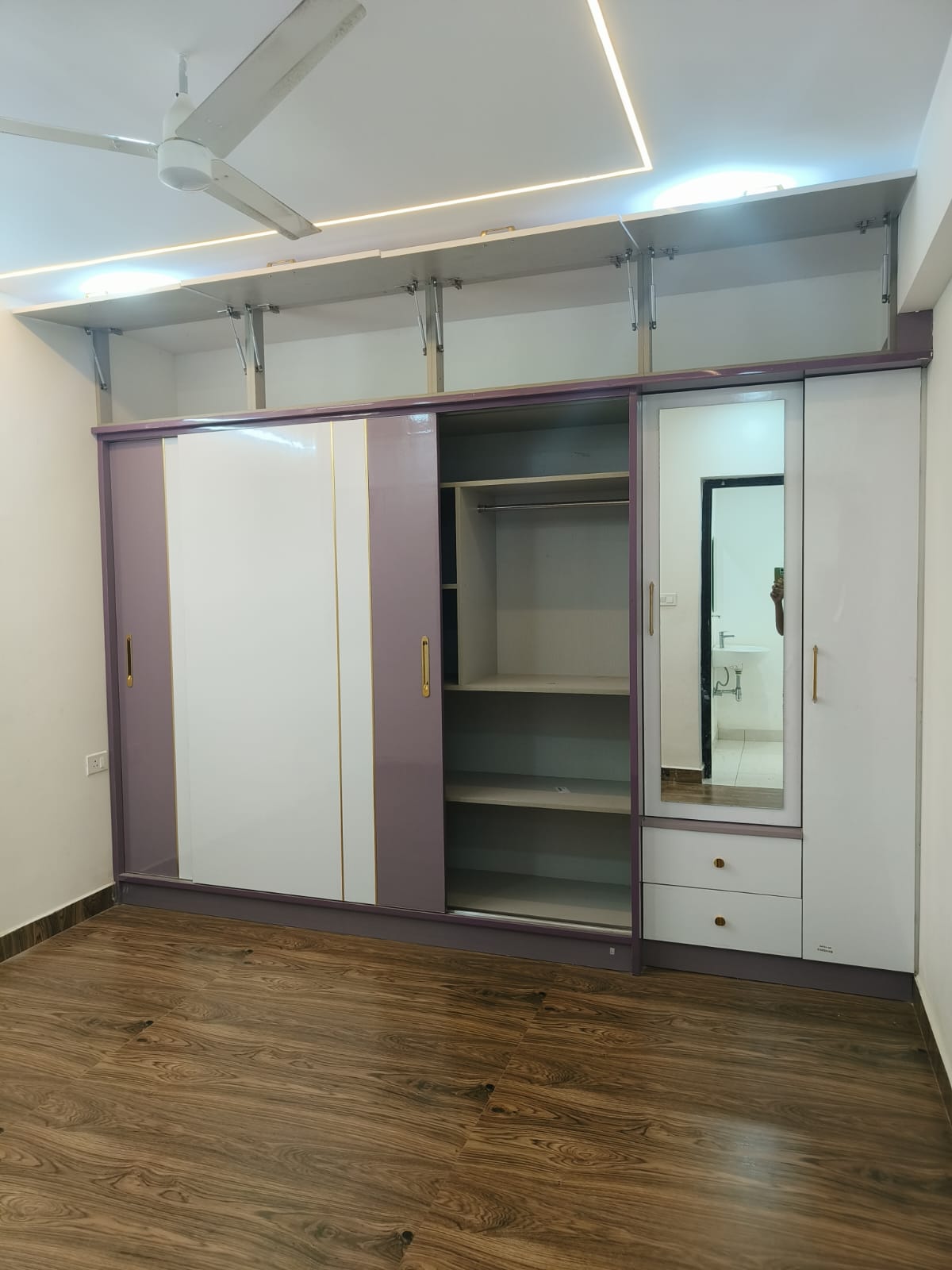 2.5 BHK + Pooja Room Apartment For Rent in Ambience Courtyard