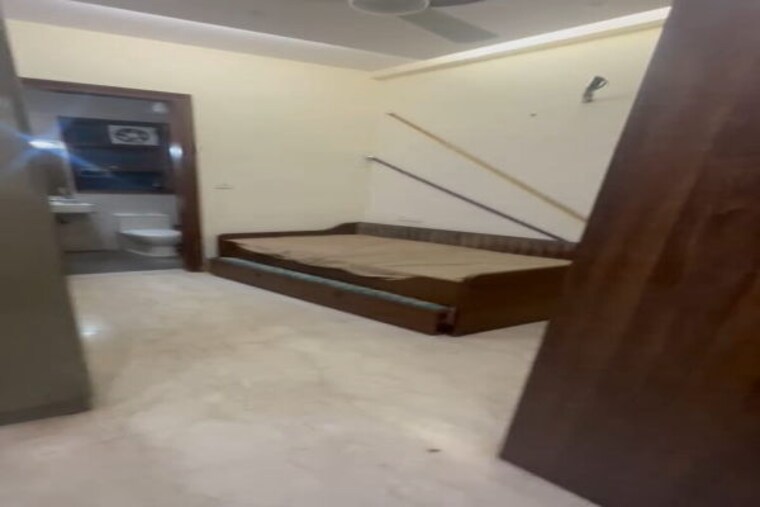 undefined, rajinder nagar 3 Bedroom 1200 Sq.Ft. Builder Floor In Rajinder Nagar Delhi 9366307