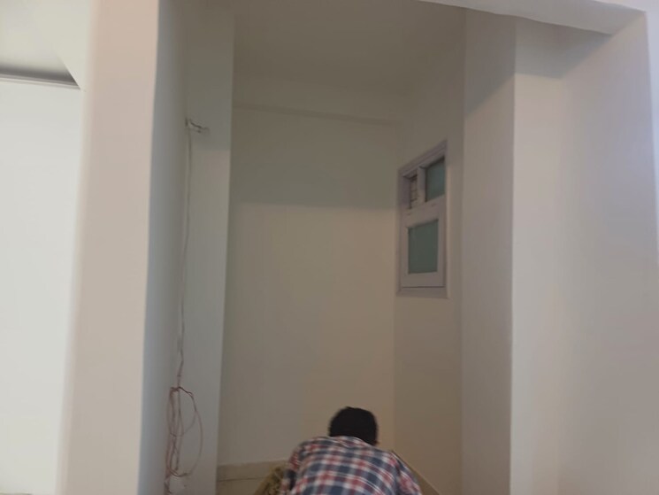 Team Area, green park Commercial Office Space 200 Sq.Yd. In Green Park Delhi 9366599