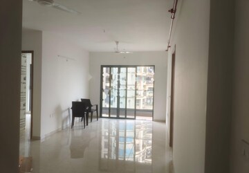 Room in 3 BHK Apartment at Godrej Urban Park, Chandivali – for Rent