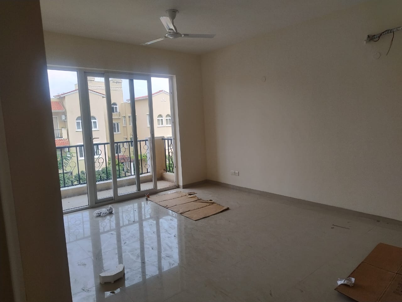 4 BHK + Extra Room Builder Floor For Rent in Emaar Emerald Floors
