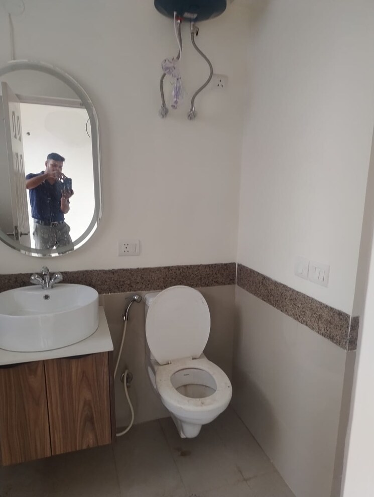 Bathroom, emaar-emerald-floors 4 Bedroom 2250 Sq.Ft. Builder Floor In Sector 65 Gurgaon 9366550