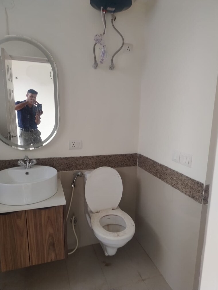 Bathroom, emaar-emerald-floors 4 Bedroom 2250 Sq.Ft. Builder Floor In Sector 65 Gurgaon 9366550