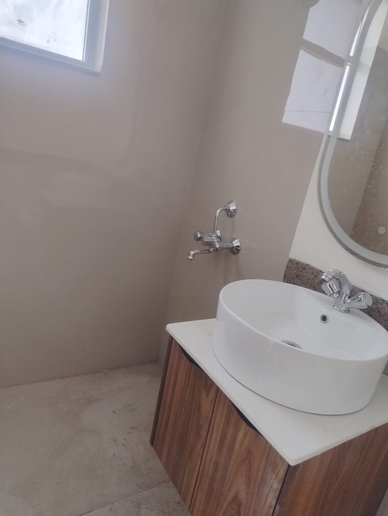 Bathroom, emaar-emerald-floors 4 Bedroom 2250 Sq.Ft. Builder Floor In Sector 65 Gurgaon 9366550