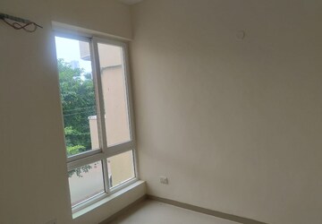Room in 4 BHK Builder Floor at Emaar Emerald Floors, Sector 65 – for Rent