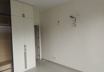 Room in 4 BHK Builder Floor at Emaar Emerald Floors, Sector 65 – for Rent