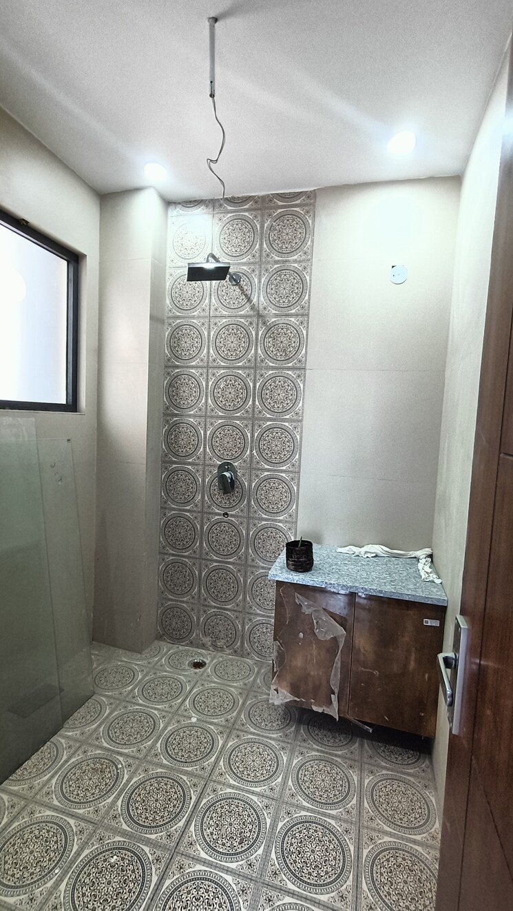 Bathroom, bptp-district-3 3 Bedroom 1620 Sq.Ft. Builder Floor In Sector 85 Faridabad 9366798