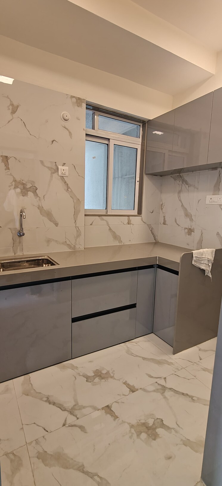 Kitchen, dotom-isle 1 Bedroom 400 Sq.Ft. Apartment In Malad West Mumbai 9366649