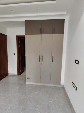 Room in 3 BHK Builder Floor at BPTP District 3, Sector 85 – for Sale