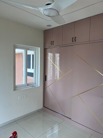 Room in 3 BHK Apartment at Rajapushpa Provincia, Narsingi – for Rent