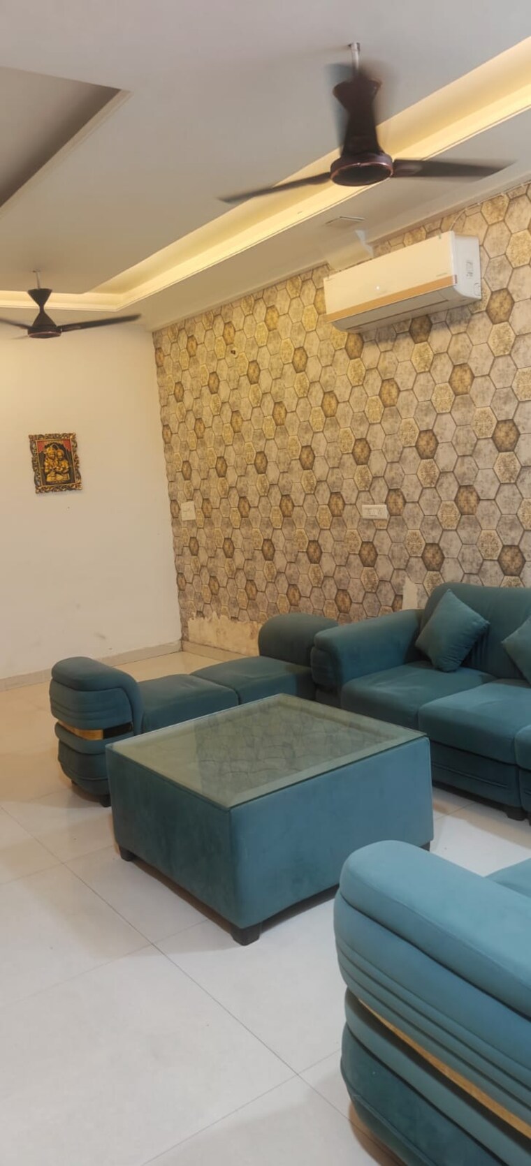 Living Room, vip road 3 Bedroom 1800 Sq.Ft. Apartment In Vip Road Zirakpur 9366745