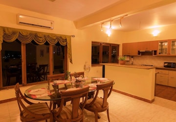 Dining area in 4 BHK Apartment at Dona Paula – for Rent