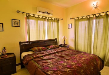 Bedroom in 4 BHK Apartment at Dona Paula – for Rent