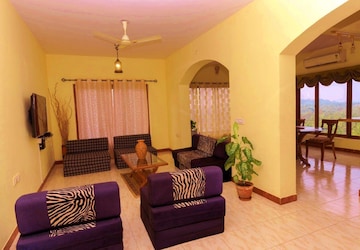 Living Room in 4 BHK Apartment at Dona Paula – for Rent