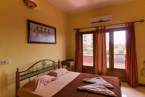 Bedroom in 4 BHK Apartment at Dona Paula – for Rent