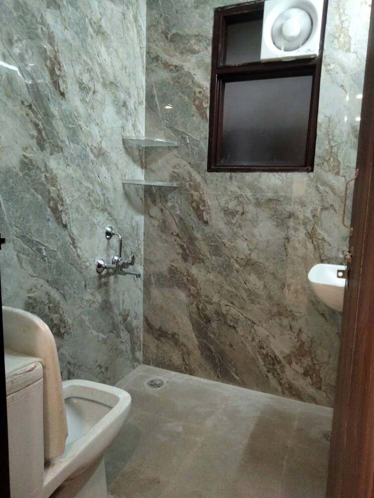 Bathroom, saket 1 RK 250 Sq.Ft. Builder Floor In Saket Delhi 9366832