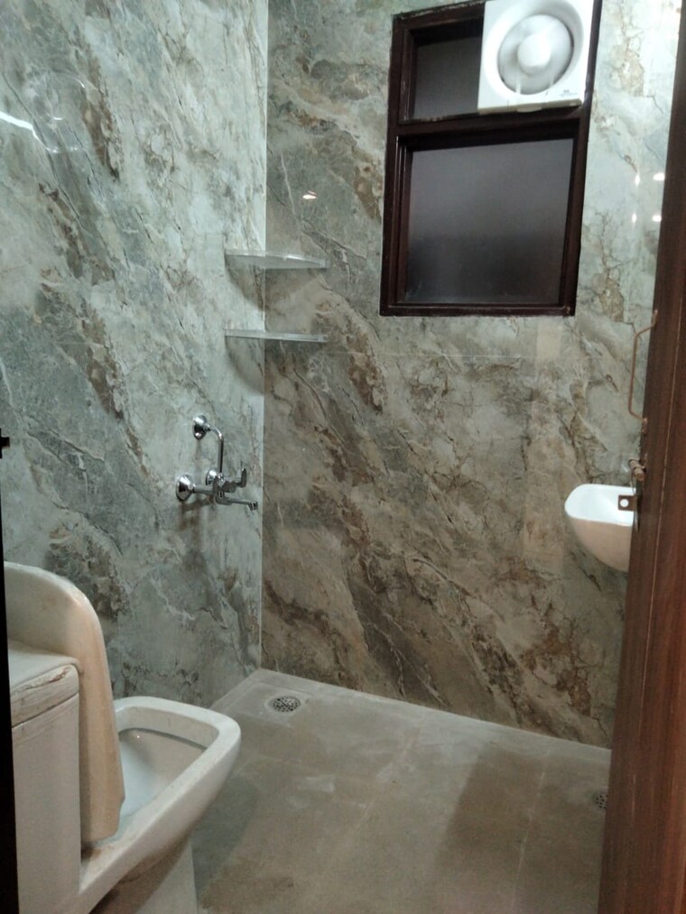 Bathroom, saket 1 RK 250 Sq.Ft. Builder Floor In Saket Delhi 9366832