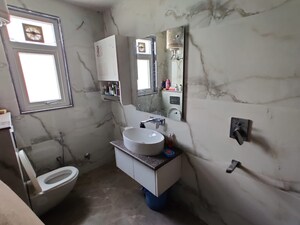Bathroom in 1 BHK Builder Floor at Sector 46 – for Rent