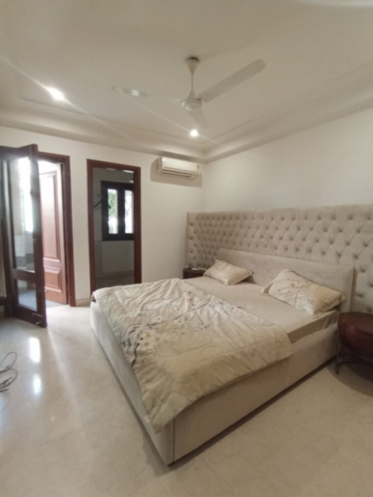 Master Bedroom, greater kailash i 3 Bedroom 2700 Sq.Ft. Builder Floor In Greater Kailash I Delhi 9366804