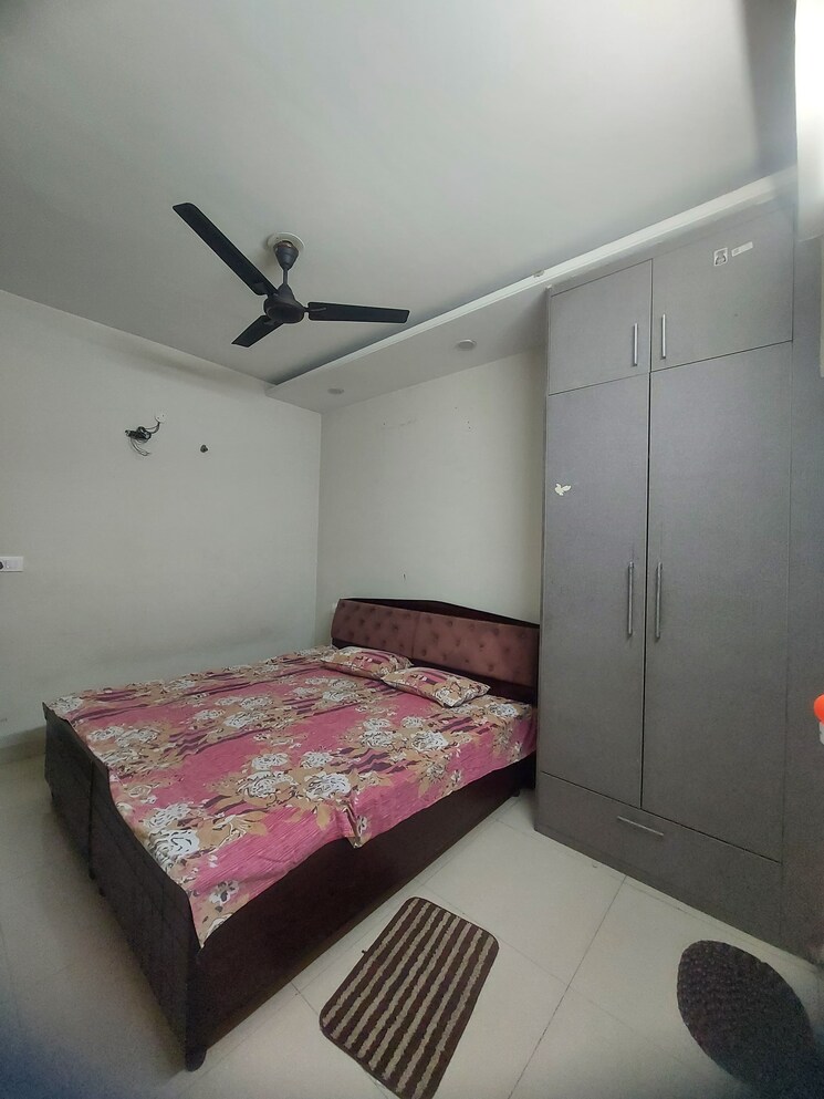 Bedroom, essentia-homes 3 Bedroom 1800 Sq.Ft. Apartment In Vip Road Zirakpur 9366772