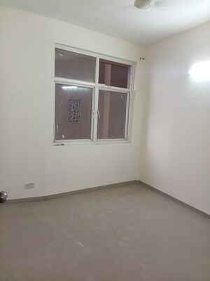 Room in 3 BHK Apartment at Mahagun Mywoods, Sector 16c Greater Noida – for Rent