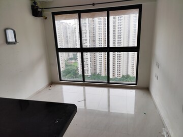 Room in 1 BHK Apartment at Lodha Crown Quality Homes, Majiwada – for Rent