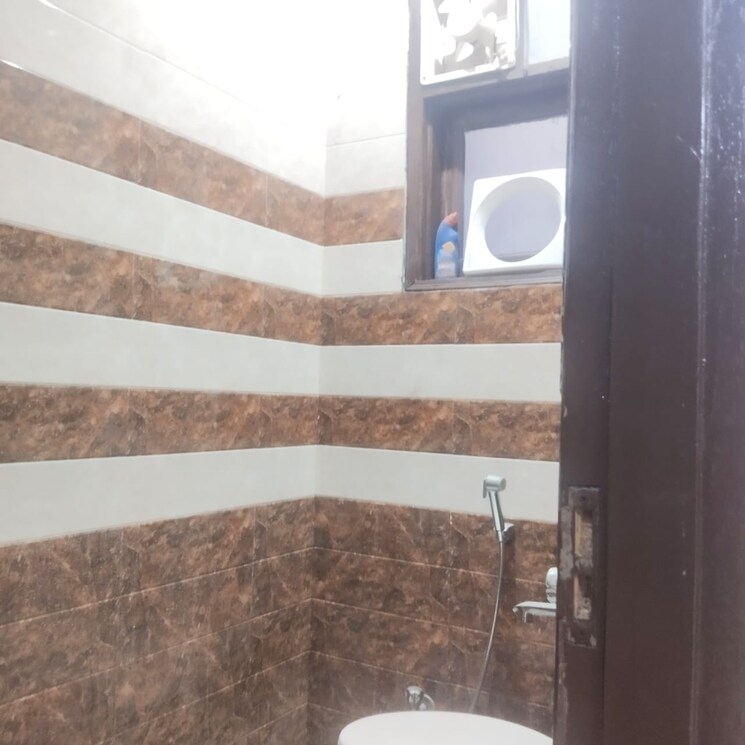 Bathroom, saket 2 Bedroom 802 Sq.Ft. Builder Floor In Saket Delhi 9366846
