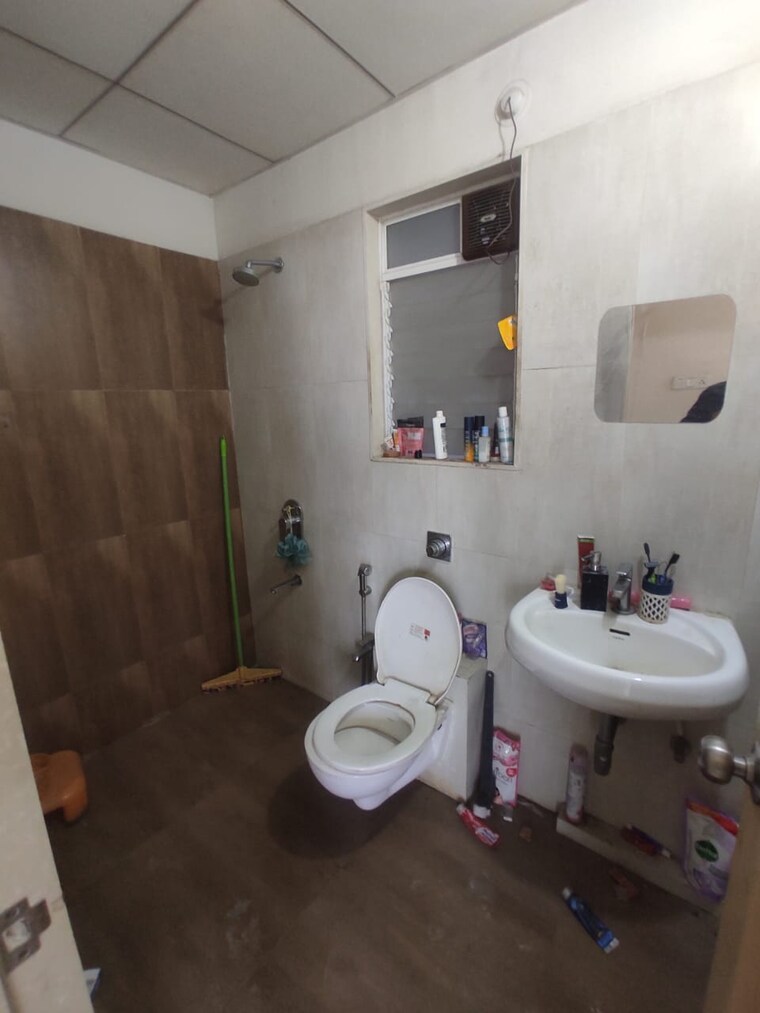 Bathroom, vijay-orovia 2 Bedroom 425 Sq.Ft. Apartment In Ghodbunder Road Thane 9366852