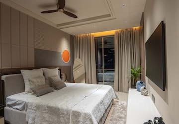 Master Bedroom in 3 BHK Apartment at Kumar Magna City, Manjri Budruk – for Sale