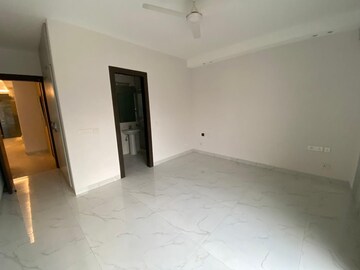 Room in 4 BHK Builder Floor at Saket – for Sale