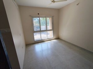 Room in 1.5 BHK Apartment at Dosti West County, Balkum Pada – for Rent