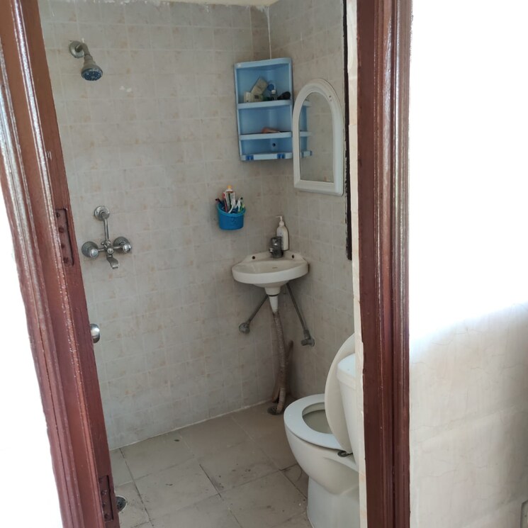 Bathroom, jaipuria-sunrise-green Studio 750 Sq.Ft. Apartment In Lohgarh Zirakpur 9366965