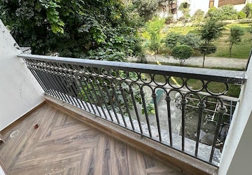 Balcony in 2 BHK Builder Floor at Saket – for Rent