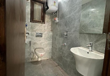 Bathroom in 2 BHK Builder Floor at Saket – for Rent