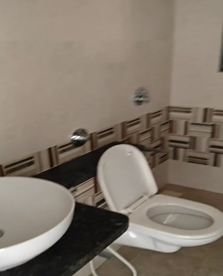 Bathroom, shreenathji-odina 2 Bedroom 975 Sq.Ft. Apartment In Chembur Mumbai 9367030