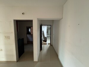 Room in 2 BHK Apartment at Nahar Laurel and Lilac, Chandivali – for Rent