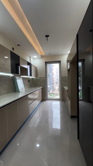 Kitchen in 3 BHK Builder Floor at BPTP District 3, Sector 85 – for Sale