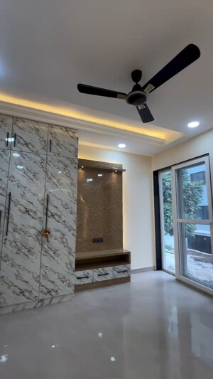 Room in 3 BHK Builder Floor at BPTP District 3, Sector 85 – for Sale