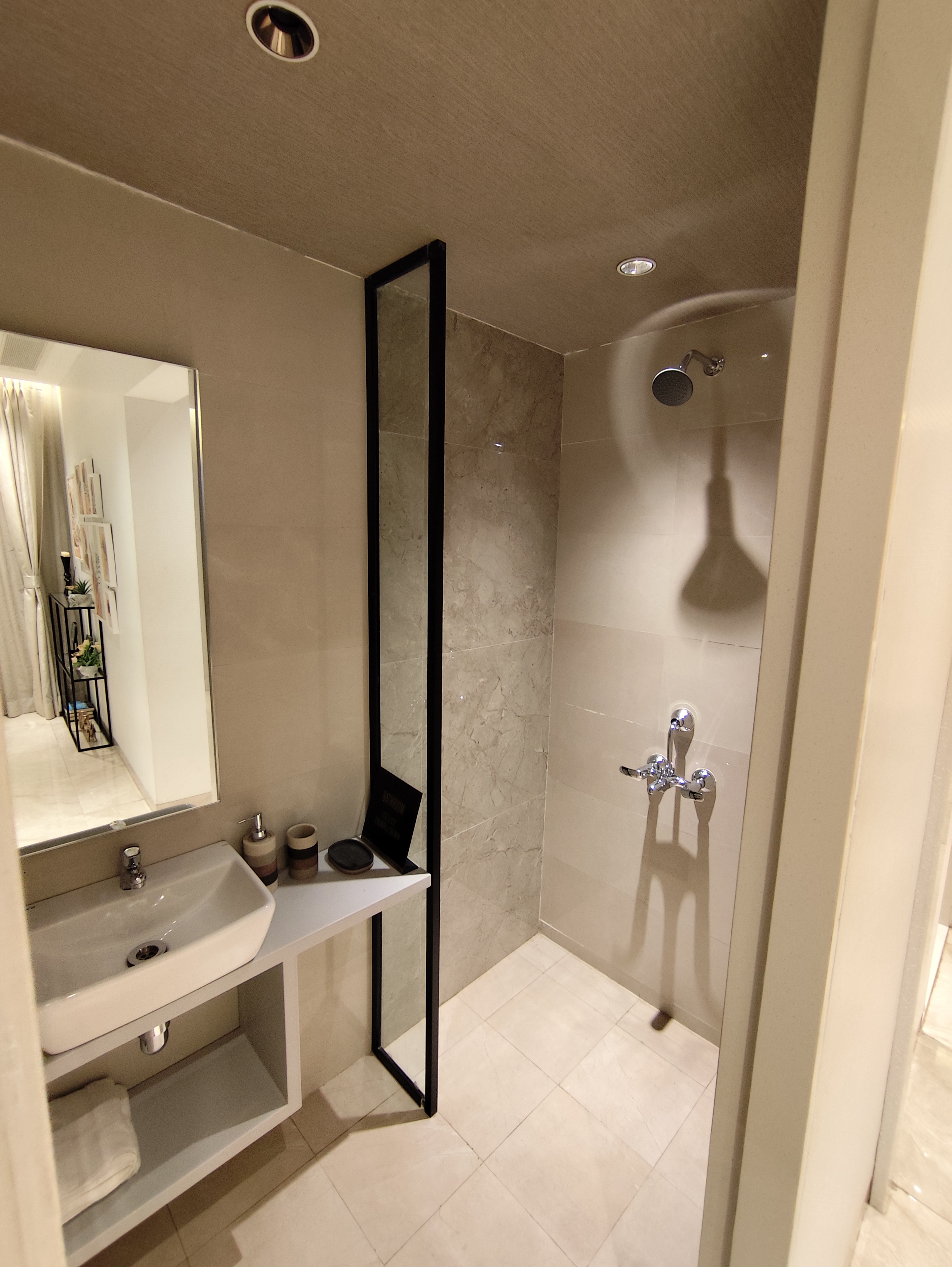 1 BHK + Extra Room Apartment For Sale in Dosti Greater Thane